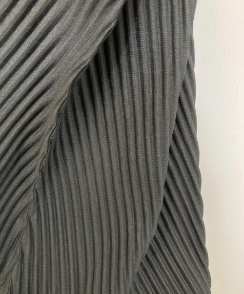 HOMME PLISSE ISSEY MIYAKE（オム プリッセ イッセイ ミヤケ）HOMME PLISSE ISSEY MIYAKE (オム プリッセ イッセイ ミヤケ) W ARC プリーツパンツ ブラック サイズ:3の古着・服飾アイテム