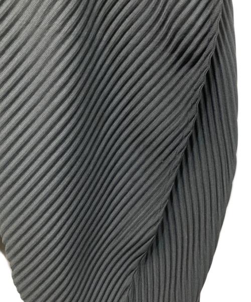 HOMME PLISSE ISSEY MIYAKE（オム プリッセ イッセイ ミヤケ）HOMME PLISSE ISSEY MIYAKE (オム プリッセ イッセイ ミヤケ) W ARC プリーツパンツ ブラック サイズ:3の古着・服飾アイテム