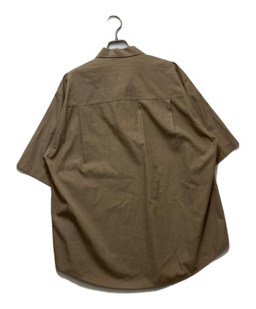 AURALEE（オーラリー）AURALEE (オーラリー) WASHD FINX TWILL HALF SLEEVED BIG SHIRTS ブラウン サイズ:3の古着・服飾アイテム