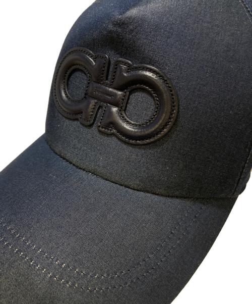 Salvatore Ferragamo（サルヴァトーレ フェラガモ）Salvatore Ferragamo (サルヴァトーレ フェラガモ) ガンチーニ レザーパッチキャップ ネイビー サイズ:SIZE Freeの古着・服飾アイテム