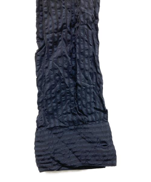 STUDIO NICHOLSON（スタジオ ニコルソン）STUDIO NICHOLSON (スタジオ ニコルソン) シアサッカーストライプシャツ ネイビー サイズ:Ⅿの古着・服飾アイテム