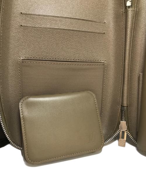 LOUIS VUITTON（ルイ ヴィトン）LOUIS VUITTON (ルイ ヴィトン) マージュ ボディーバッグ カーキの古着・服飾アイテム