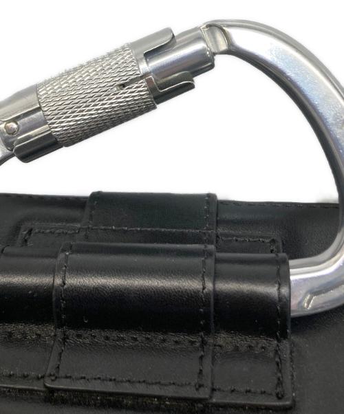 HELIOT EMIL（ヘリオットエミル）HELIOT EMIL (ヘリオットエミル) カラビナディテール ボックスバッグ ブラックの古着・服飾アイテム