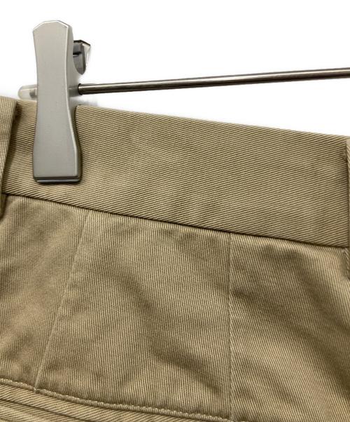 NEAT（ニート）NEAT (ニート) 2タックテーパードパンツ ベージュ サイズ:48の古着・服飾アイテム