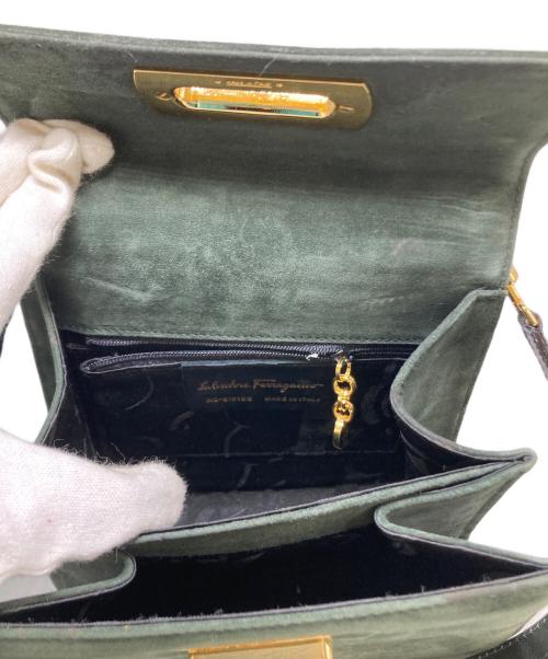 Salvatore Ferragamo（サルヴァトーレ フェラガモ）Salvatore Ferragamo (サルヴァトーレ フェラガモ) ガンチーニ スエード2WAYショルダーバッグ グリーンの古着・服飾アイテム