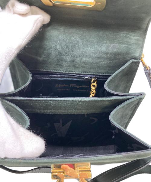 Salvatore Ferragamo（サルヴァトーレ フェラガモ）Salvatore Ferragamo (サルヴァトーレ フェラガモ) ガンチーニ スエード2WAYショルダーバッグ グリーンの古着・服飾アイテム