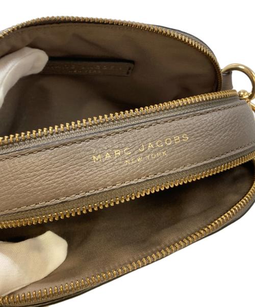MARC JACOBS（マークジェイコブズ）MARC JACOBS (マークジェイコブズ) SHUTTER CROSSBODY BAG ブラウンの古着・服飾アイテム