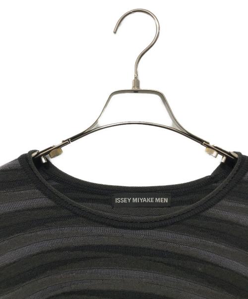 ISSEY MIYAKE MEN（イッセイミヤケメン）ISSEY MIYAKE MEN (イッセイミヤケメン) 3Dニット グレー サイズ:２の古着・服飾アイテム