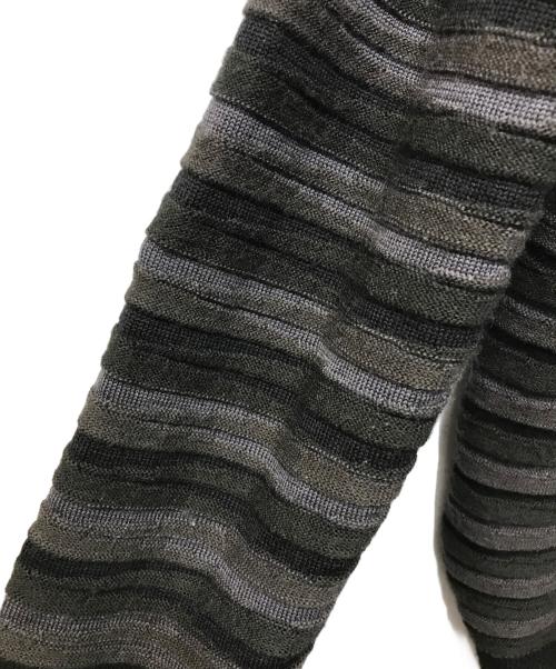 ISSEY MIYAKE MEN（イッセイミヤケメン）ISSEY MIYAKE MEN (イッセイミヤケメン) 3Dニット グレー サイズ:２の古着・服飾アイテム