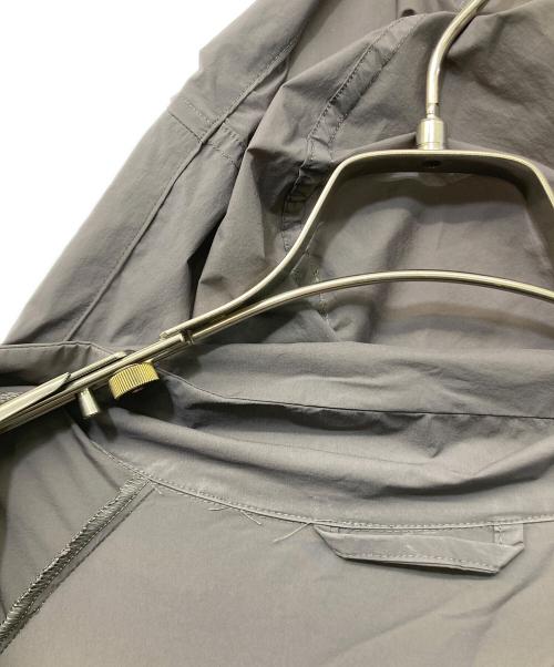 YOKE（ヨーク）YOKE (ヨーク) MINIMAL RAIN COAT グレー サイズ:2の古着・服飾アイテム