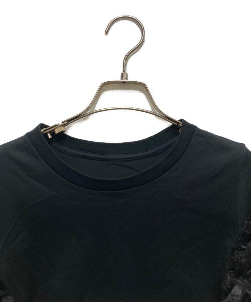 TOMO KOIZUMI（トモコイズミ）TOMO KOIZUMI (トモコイズミ) フリル付きブラックTシャツ ブラック サイズ:Mの古着・服飾アイテム