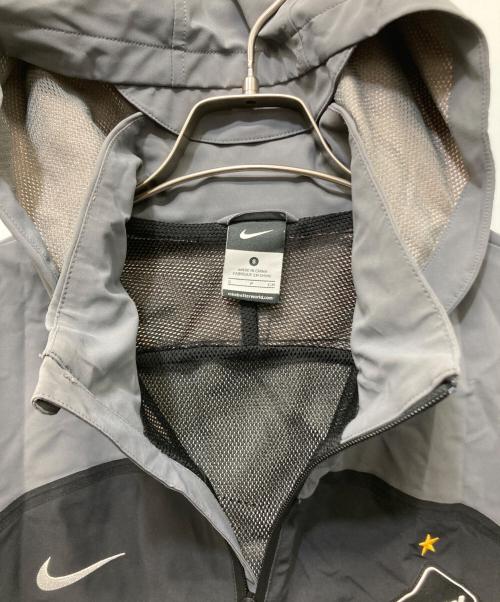 NIKE（ナイキ）NIKE (ナイキ) F.C.R.B. (エフシーレアルブリストル) ウォームアップジャケット グレー サイズ:Sの古着・服飾アイテム