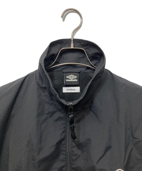 UMBRO（アンブロ）UMBRO (アンブロ) BASICKS (ベイシックス) NYLON TRACK JACKET ブラック サイズ:Mの古着・服飾アイテム