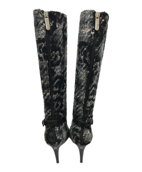 CHANEL（シャネル）CHANEL (シャネル) レザーツイードコンビカメリアロングブーツ ホワイト×ブラック サイズ:38の古着・服飾アイテム