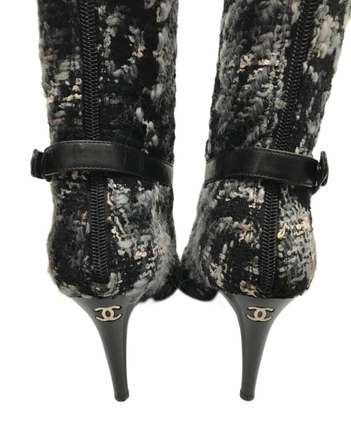CHANEL（シャネル）CHANEL (シャネル) レザーツイードコンビカメリアロングブーツ ホワイト×ブラック サイズ:38の古着・服飾アイテム