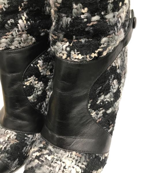 CHANEL（シャネル）CHANEL (シャネル) レザーツイードコンビカメリアロングブーツ ホワイト×ブラック サイズ:38の古着・服飾アイテム