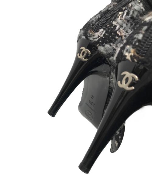 CHANEL（シャネル）CHANEL (シャネル) レザーツイードコンビカメリアロングブーツ ホワイト×ブラック サイズ:38の古着・服飾アイテム