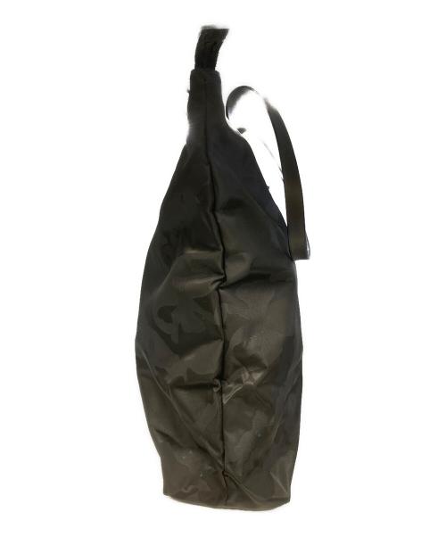 VALENTINO GARAVANI（ヴァレンティノ・ガラヴァーニ）VALENTINO GARAVANI (ヴァレンティノ・ガラヴァーニ) カモフラジャガードトートバッグ ブラックの古着・服飾アイテム