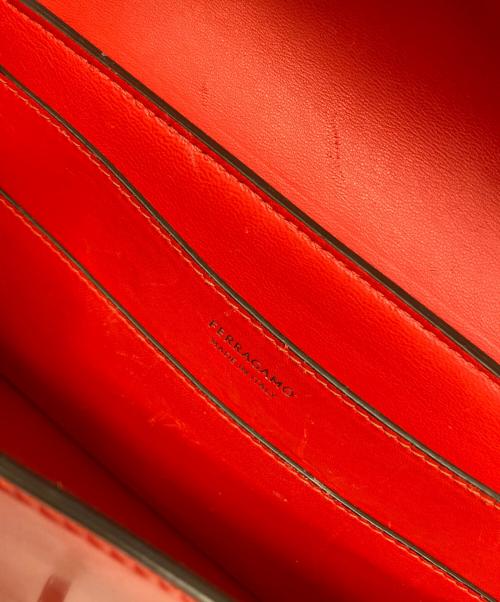 Ferragamo（フェラガモ）Ferragamo (フェラガモ) Geometric Mini Bag レッドの古着・服飾アイテム