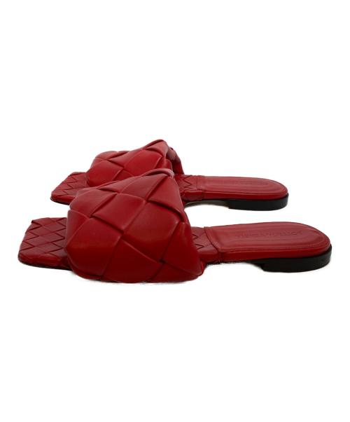 BOTTEGA VENETA（ボッテガベネタ）BOTTEGA VENETA (ボッテガベネタ) LIDO イントレチャートフラットサンダル レッド サイズ:37の古着・服飾アイテム