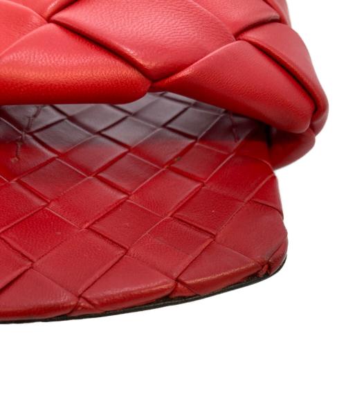 BOTTEGA VENETA（ボッテガベネタ）BOTTEGA VENETA (ボッテガベネタ) LIDO イントレチャートフラットサンダル レッド サイズ:37の古着・服飾アイテム