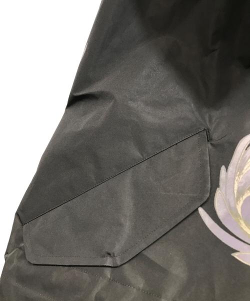 UNDERCOVER（アンダーカバー）UNDERCOVER (アンダーカバー) 転写ウェザーフード付ノーカラーショートモッズコート ブラック サイズ:2の古着・服飾アイテム