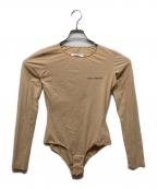 MM6 Maison Margielaエムエムシックスメゾンマルジェラ）の古着「ロゴプリントボディスーツ」｜ベージュ