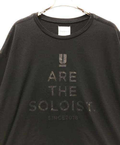TAKAHIROMIYASHITA TheSoloIst.（タカヒロミヤシタ ザソロイスト）TAKAHIROMIYASHITA TheSoloIst. (タカヒロミヤシタ ザソロイスト) UNDERCOVER (アンダーカバー) ロゴプリント半袖Tシャツ ブラック サイズ:48の古着・服飾アイテム
