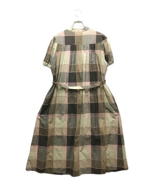 BLUE LABEL CRESTBRIDGE（ブルーレーベルクレストブリッジ）BLUE LABEL CRESTBRIDGE (ブルーレーベルクレストブリッジ) 半袖ワンピース ベージュ サイズ:38の古着・服飾アイテム