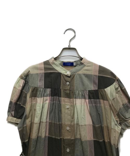 BLUE LABEL CRESTBRIDGE（ブルーレーベルクレストブリッジ）BLUE LABEL CRESTBRIDGE (ブルーレーベルクレストブリッジ) 半袖ワンピース ベージュ サイズ:38の古着・服飾アイテム