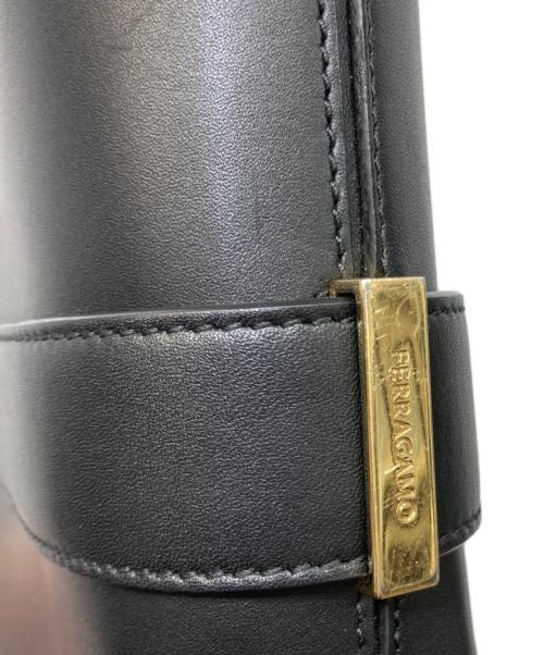 Ferragamo（フェラガモ）Ferragamo (フェラガモ) ガンチーニワンショルダーバッグ ブラックの古着・服飾アイテム