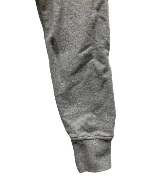 AMI Alexandre Mattiussi（アミアレクサンドルマテュッシ）AMI Alexandre Mattiussi (アミアレクサンドルマテュッシ) ハートロゴプルオーバーパーカー グレー サイズ:Sの古着・服飾アイテム