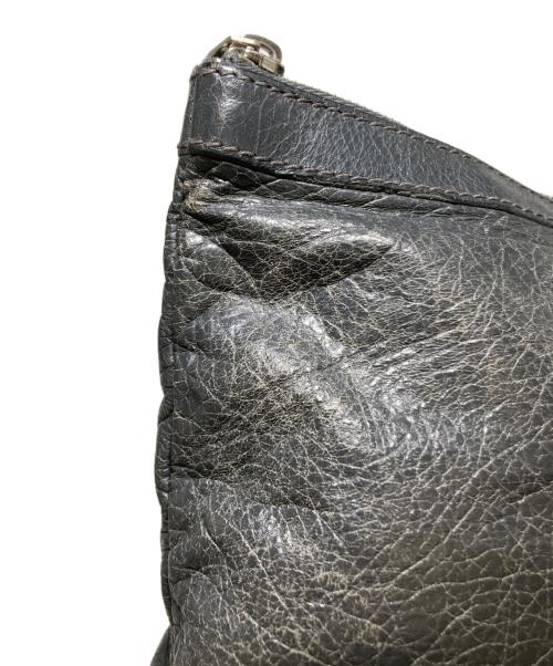 BALENCIAGA（バレンシアガ）BALENCIAGA (バレンシアガ) クラシック クリップ M クラッチバッグ グレーの古着・服飾アイテム