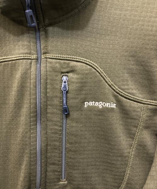 Patagonia（パタゴニア）Patagonia (パタゴニア) R1ハーフジッププルオーバー カーキ サイズ:Mの古着・服飾アイテム