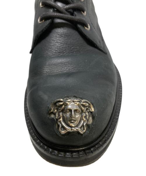 VERSACE（ヴェルサーチェ）VERSACE (ヴェルサーチェ) メデューサエンブレムレースアップブーツ ブラック サイズ:41の古着・服飾アイテム