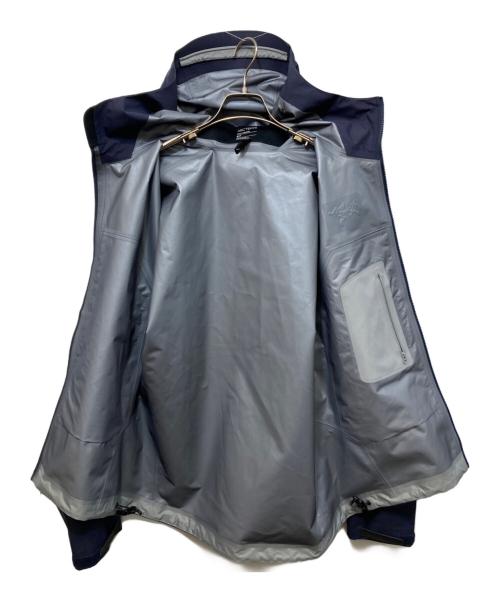 ARC'TERYX（アークテリクス）ARC'TERYX (アークテリクス) Beta Jacket M ネイビー(Black Sapphire) サイズ:Sの古着・服飾アイテム