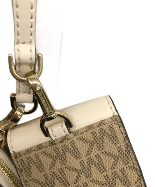 MICHAEL KORS（マイケル・コース）MICHAEL KORS (マイケル・コース) ジェットセットトラベルPVCウィズテックアタッチスモール ベージュの古着・服飾アイテム