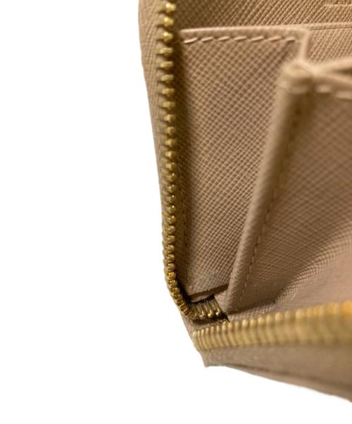 PRADA（プラダ）PRADA (プラダ) サフィアーノレザーコンパクトウォレット ベージュの古着・服飾アイテム