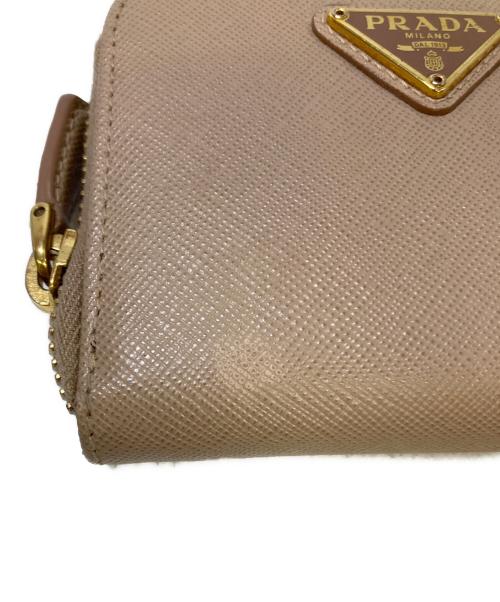PRADA（プラダ）PRADA (プラダ) サフィアーノレザーコンパクトウォレット ベージュの古着・服飾アイテム