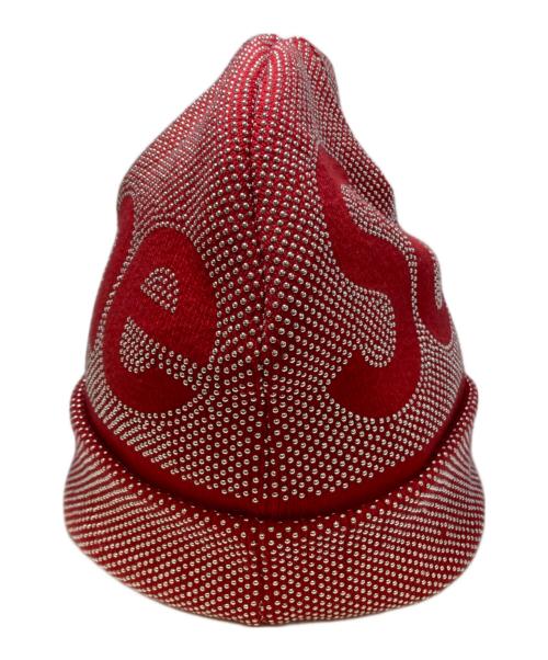 SUPREME（シュプリーム）Supreme (シュプリーム) Studded Knockout Big Logo Beanie レッドの古着・服飾アイテム