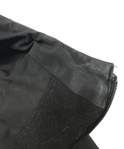 DESCENTE ALLTERRAIN（デザイント オルテライン）DESCENTE ALLTERRAIN (デザイント オルテライン) SHUTTLE DOWN JACKET ブラック サイズ:Sの古着・服飾アイテム