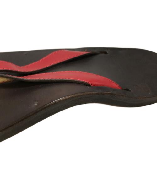 JUTTA NEUMANN（ユッタニューマン）JUTTA NEUMANN (ユッタニューマン) レザートングサンダル ブラック×レッド サイズ:B6の古着・服飾アイテム