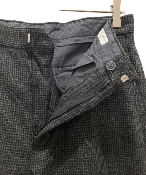 MISTERGENTLEMAN（ミスタージェントルマン）MISTERGENTLEMAN (ミスタージェントルマン) 千鳥柄ウールスラックス グレー サイズ:Lの古着・服飾アイテム