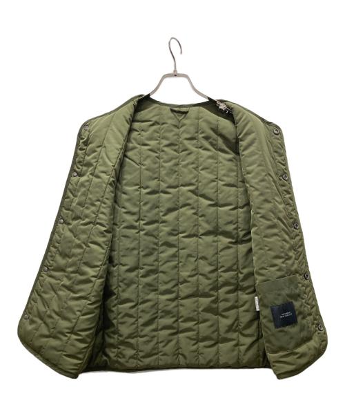 Saturdays NYC（サタデーズ ニューヨークシティ）Saturdays NYC (サタデーズ ニューヨークシティ) ロゴプリント 中綿ベスト/Lightweight Insulated Vest カーキ サイズ:Sの古着・服飾アイテム