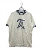 LOUIS VUITTONルイ ヴィトン）の古着「アップサイドダウンLVロゴ Tシャツ」｜ホワイト