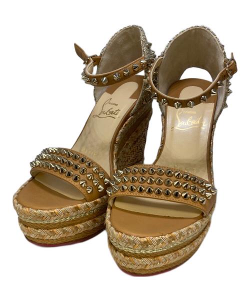 Christian Louboutin（クリスチャン・ルブタン）Christian Louboutin (クリスチャン・ルブタン) スタッズ ウェッジソールパンプス ベージュ×ブラウン サイズ:SIZE 34の古着・服飾アイテム