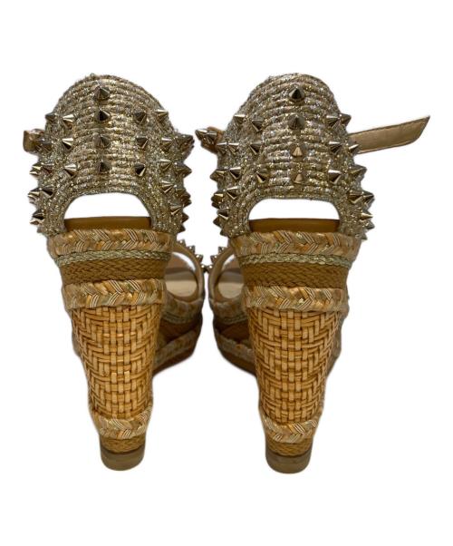 Christian Louboutin（クリスチャン・ルブタン）Christian Louboutin (クリスチャン・ルブタン) スタッズ ウェッジソールパンプス ベージュ×ブラウン サイズ:SIZE 34の古着・服飾アイテム