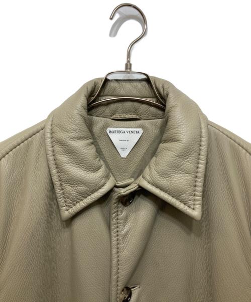 BOTTEGA VENETA（ボッテガベネタ）BOTTEGA VENETA (ボッテガベネタ) ディアスキンパデットコート ベージュ サイズ:46の古着・服飾アイテム