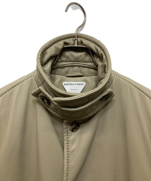 BOTTEGA VENETA（ボッテガベネタ）BOTTEGA VENETA (ボッテガベネタ) ディアスキンパデットコート ベージュ サイズ:46の古着・服飾アイテム