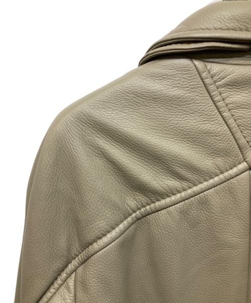BOTTEGA VENETA（ボッテガベネタ）BOTTEGA VENETA (ボッテガベネタ) ディアスキンパデットコート ベージュ サイズ:46の古着・服飾アイテム